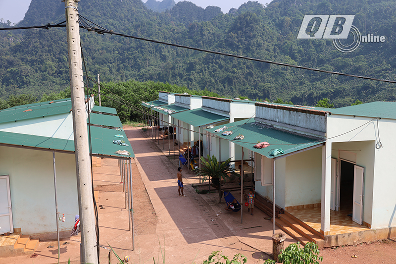 Dù hầu hết người dân ở khu tái định cư bản Cha Lo sống dựa vào nghề nông, nhưng quỹ đất vườn liền kề không có để sản xuất, cải thiện cuộc sống.