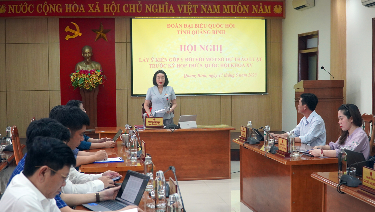 Đồng chí Nguyễn Minh Tâm, Tỉnh ủy viên, Phó trưởng đoàn chuyên trách Đoàn ĐBQH tỉnh phát biểu chỉ đạo tại hội nghị    