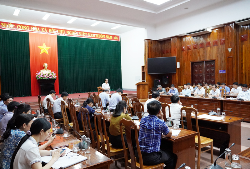 Đồng chí Phó Chủ tịch UBND tỉnh Phan Mạnh Hùng chỉ đạo các sở, ngành, địa phương tập trung tháo gỡ vướng mắc, đẩy nhanh tiến độ dự án.