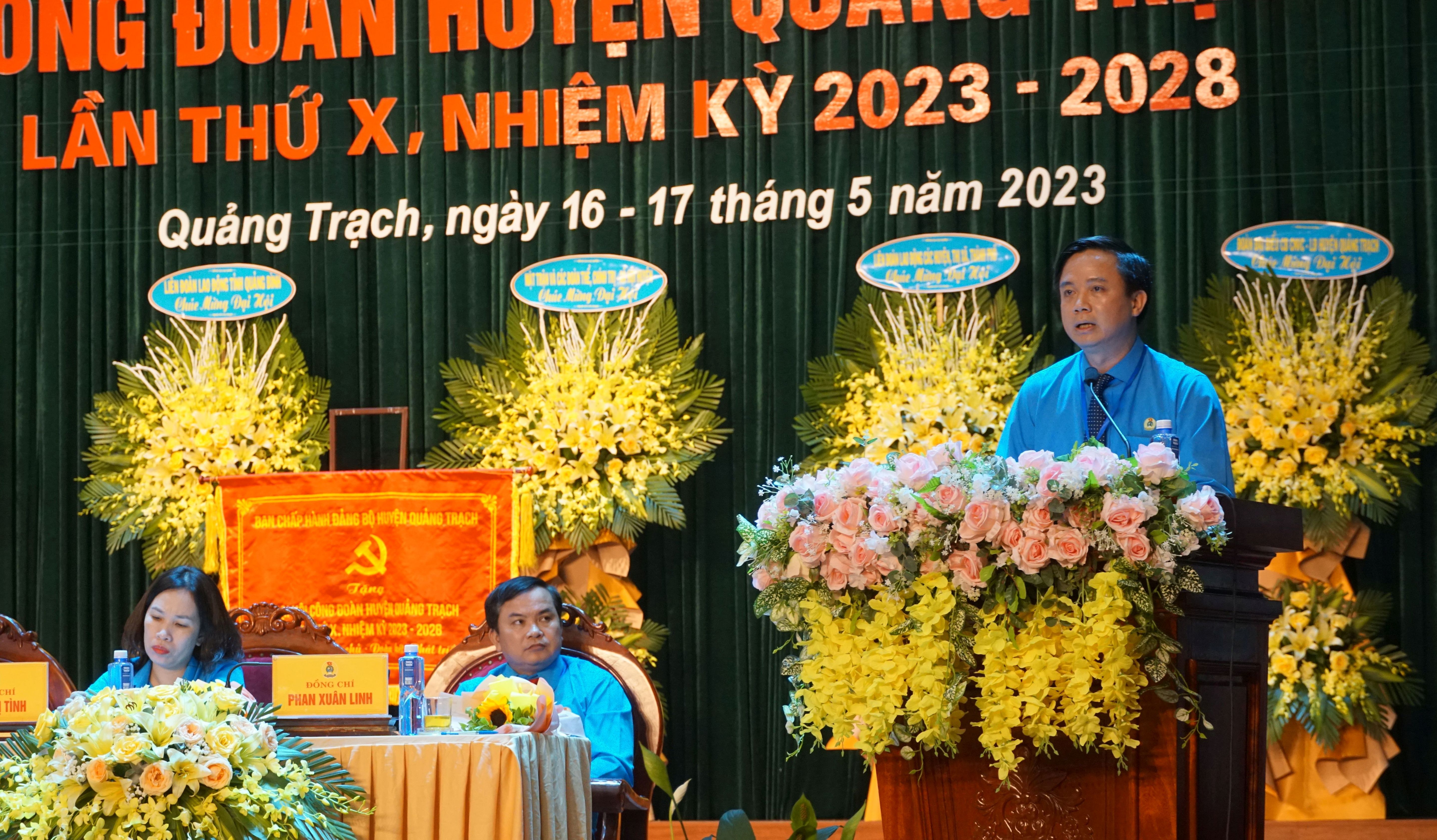 Chủ tịch LĐLĐ tỉnh Phạm Tiến Nam phát biểu chỉ đạo tại đại hội.