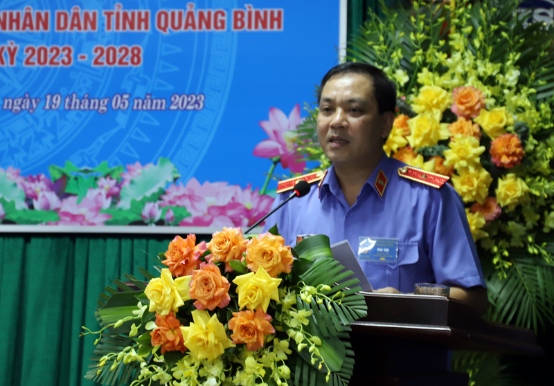 Đồng chí Nguyễn Tiến Hùng, Viện trưởng Viện KSND tỉnh phát biểu chúc mừng Đại hội