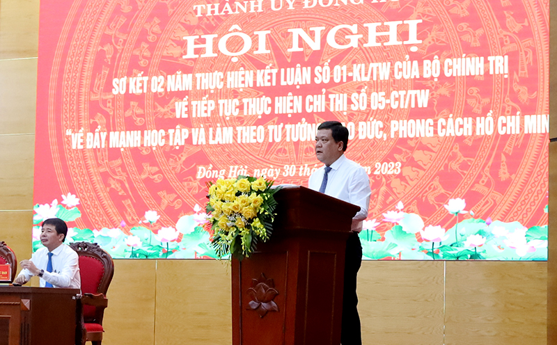 Đồng chí Bí thư Thành ủy Trần Phong phát biểu kết luận hội nghị.
