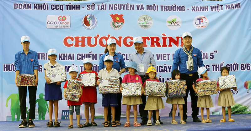 Hơn 600 đoàn viên, thanh niên, tình nguyện viên tham gia chiến dịch "CLEAN UP VIETNAM-lần 5"