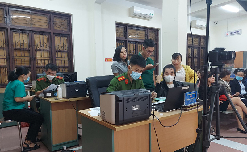 Hoàn thành vượt tiến độ cấp căn cước công dân gắn chíp
