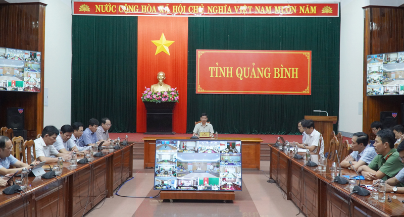 Phó Chủ tịch UBND tỉnh, Phó Trưởng Ban thường trực Ban Chỉ đạo Chuyển đổi số tỉnh Hồ An Phong chủ trì tại điểm cầu tỉnh Quảng Bình. 