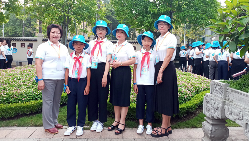 Các cặp mẹ con tiêu biểu của tỉnh Quảng Bình tham dự trại hè