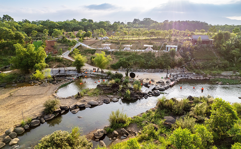 Mộc Nhiên Edu & Glamping với nhiều hoạt động thú vị dành cho trẻ em.