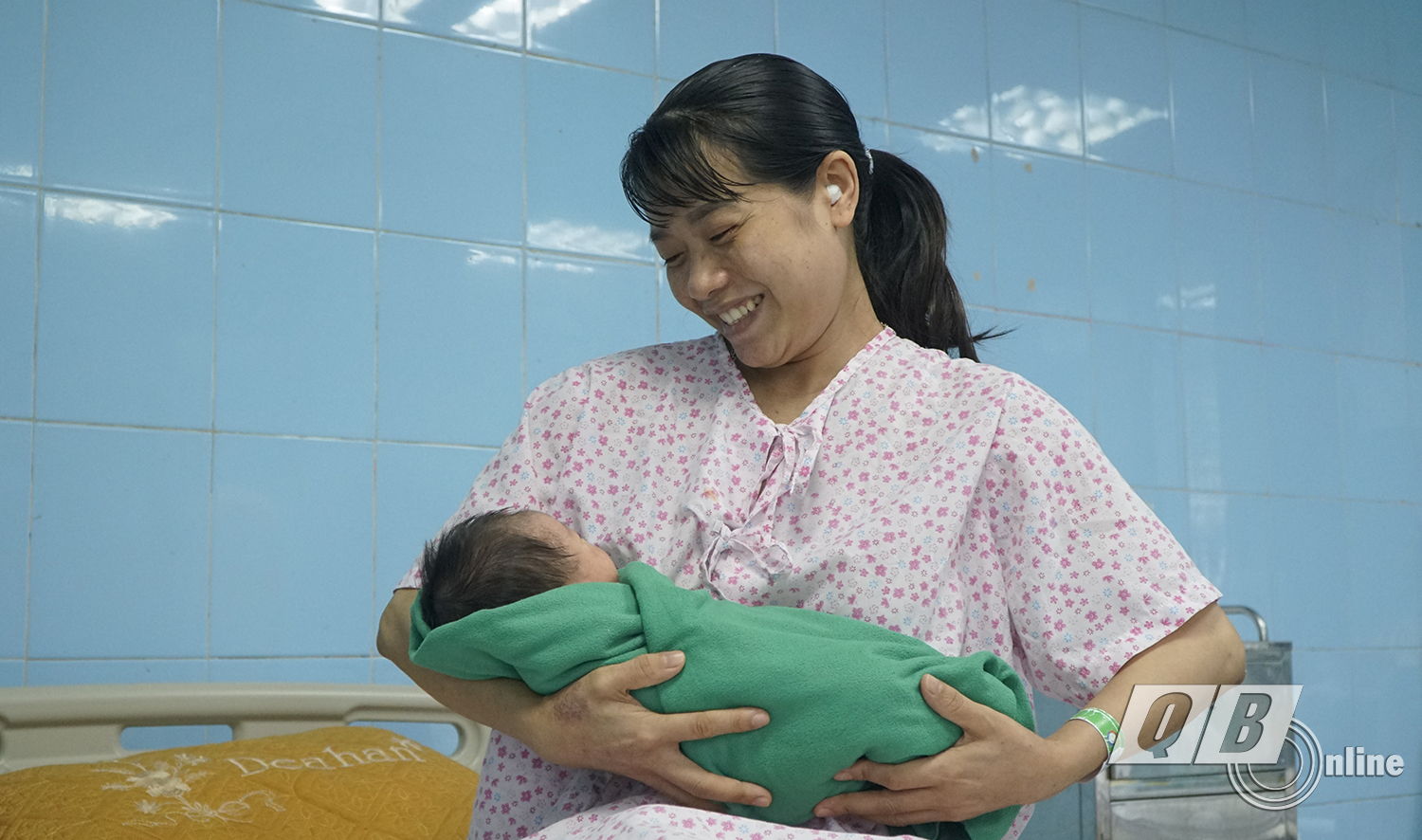 Sau bao khó khăn, nhọc nhằn, chị Phú nay đã thỏa ước mơ được làm mẹ.