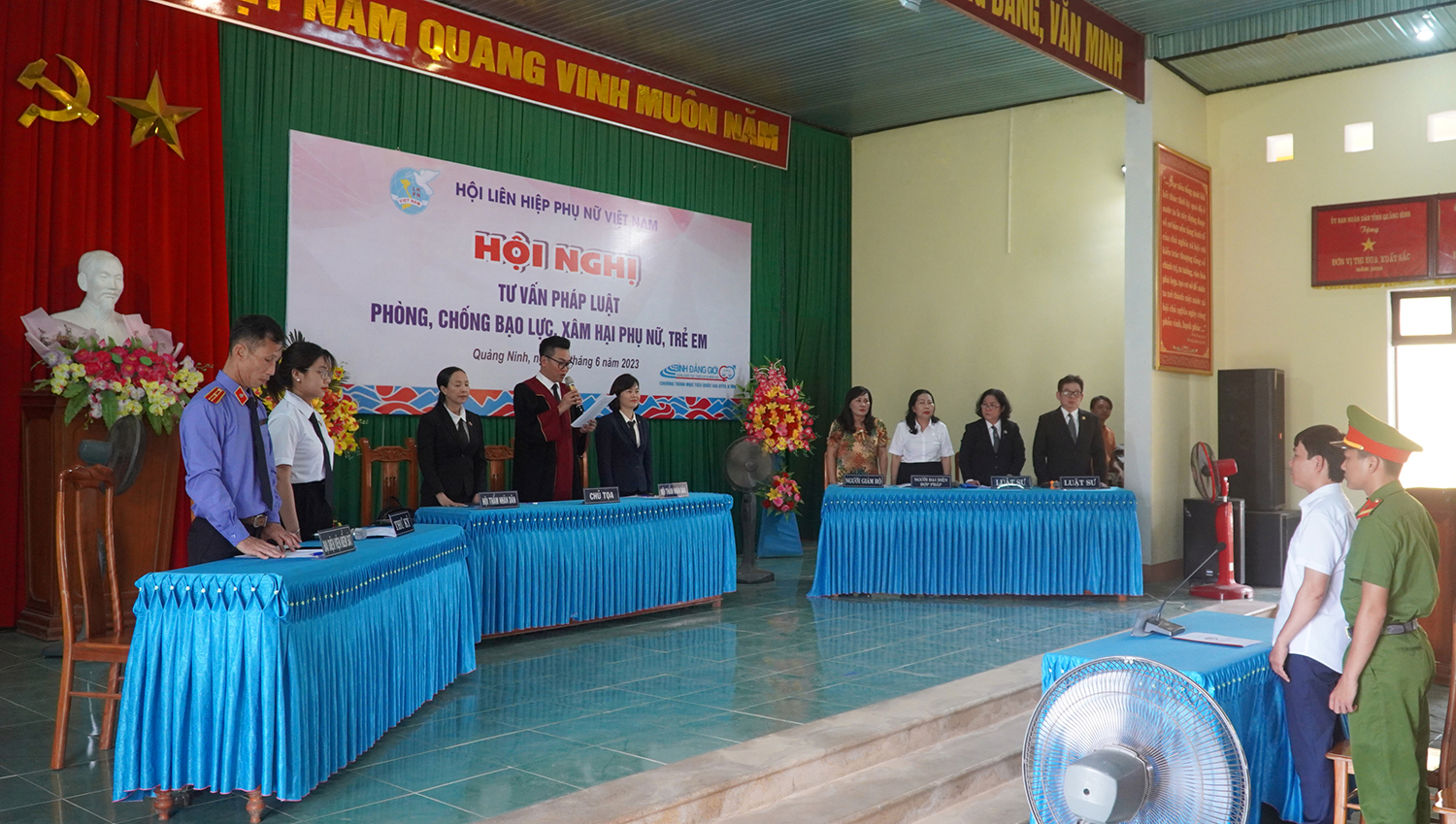 Phiên tòa giả định với các tình huống cụ thể, sát với thực tế, góp phần nâng cao nhận thức cho người dân về phòng chống bạo lực, xâm hại phụ nữ, trẻ em