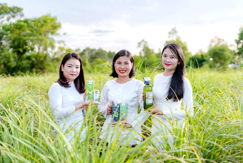  Sản phẩm dầu gội, sữa tắm và nước rửa chén có nguyên liệu từ thiên nhiên.