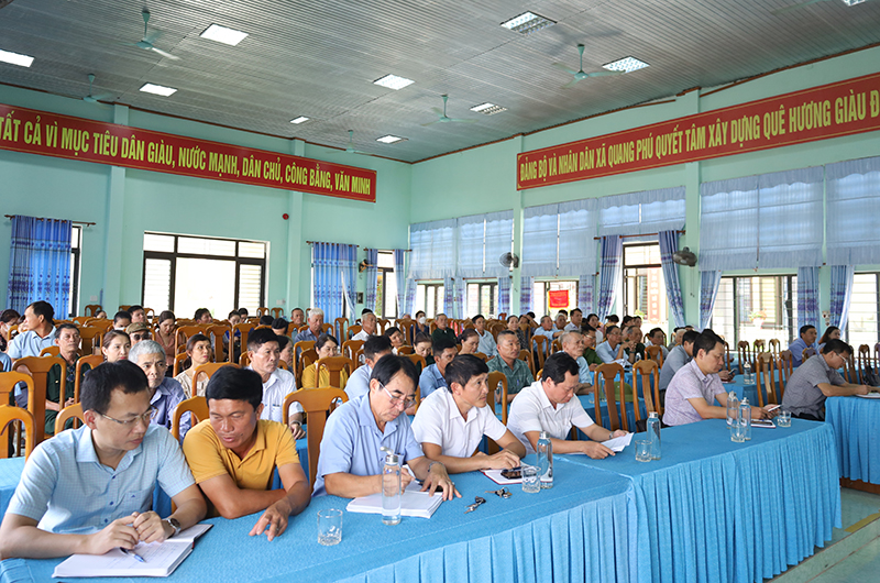 Toàn cảnh buổi tiếp xúc cử tri.