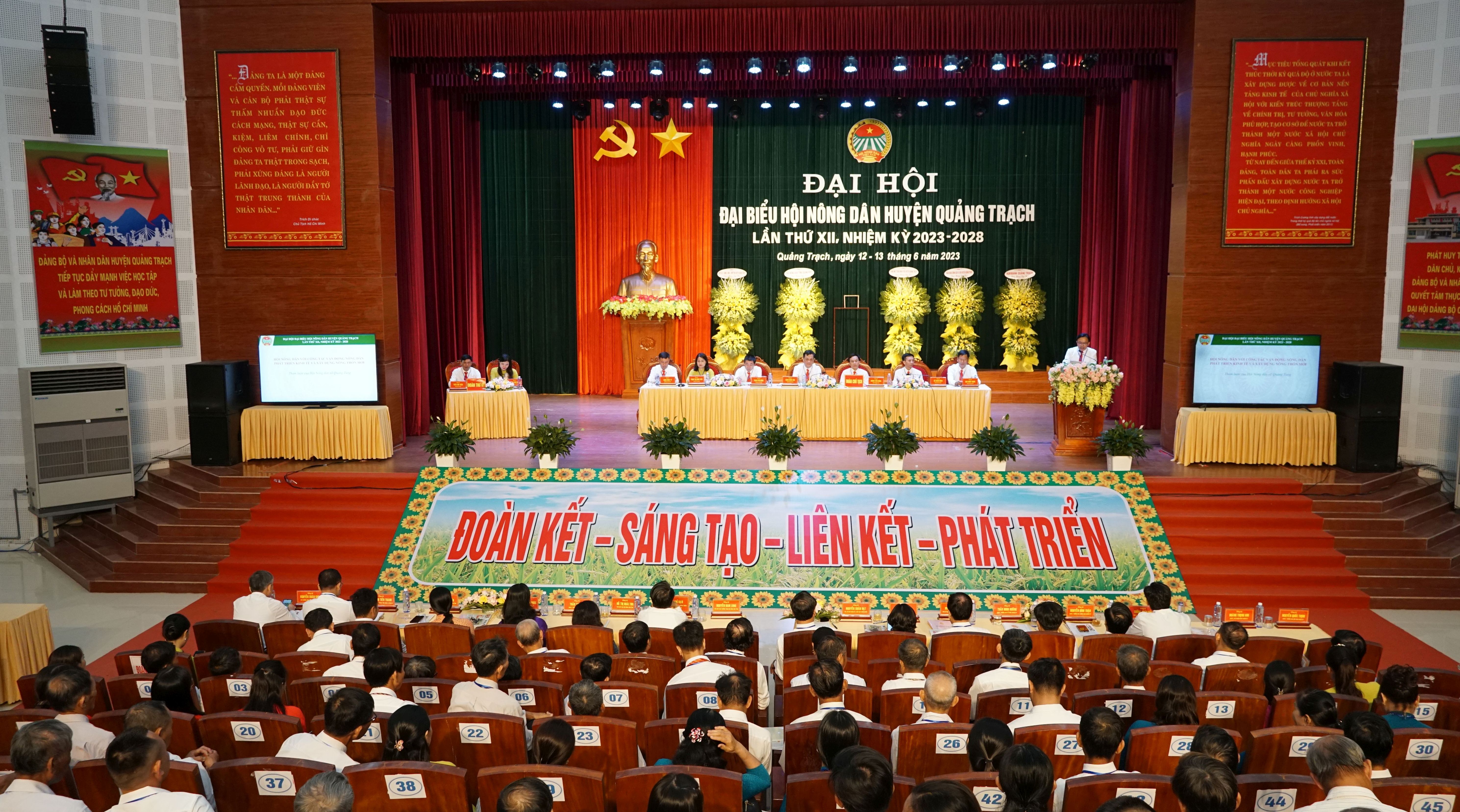 Toàn cảnh đại hội.