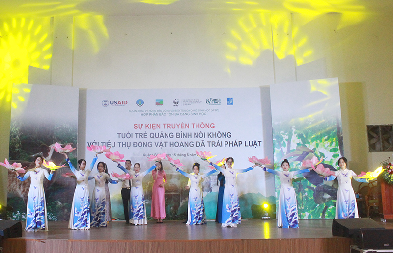 Một tiết mục văn nghệ tại chương trình “Tuổi trẻ Quảng Bình nói không với tiêu thụ động vật hoang dã (ĐVHD) trái pháp luật”
