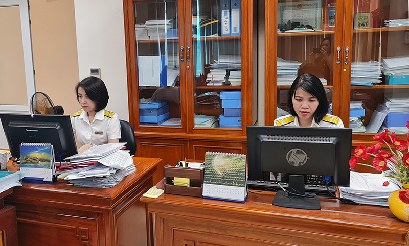  Ngành Thuế tỉnh chú trọng rà soát, nắm bắt thông tin từ phần mềm quản lý rủi ro HĐĐT để kịp thời thanh tra, kiểm tra ngăn chặn gian lận hoá đơn.