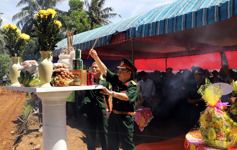 Lễ giỗ chung các liệt sỹ hy sinh trong trận đánh tại thôn Hà Trung, xã Gio Châu, huyện Gio Linh cách đây 54 năm về trước