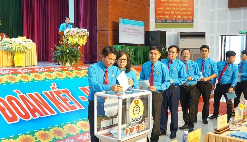 Công đoàn huyện Quảng Trạch tổ chức thành công đại hội điểm Công đoàn cấp trên trực tiếp cơ sở khối Công đoàn huyện.