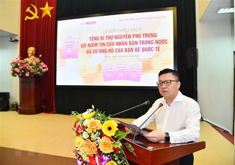  Ông Lê Quốc Minh, Ủy viên Trung ương Đảng, Phó Trưởng Ban Tuyên giáo Trung ương, Chủ tịch Hội Nhà báo Việt Nam, Tổng Biên tập Báo Nhân Dân phát biểu tại buổi lễ. (Ảnh: Phương Hoa/TTXVN)