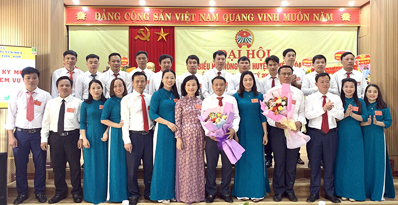 Ban Chấp hành Hội Nông dân huyện Tuyên Hóa khóa XI, nhiệm kỳ 2023-2028 ra mắt đại hội.