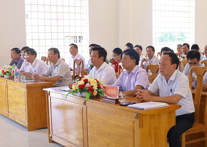 Đồng chí Phó Bí thư Thường trực Tỉnh ủy Trần Hải Châu và các đại biểu dự hội nghị.