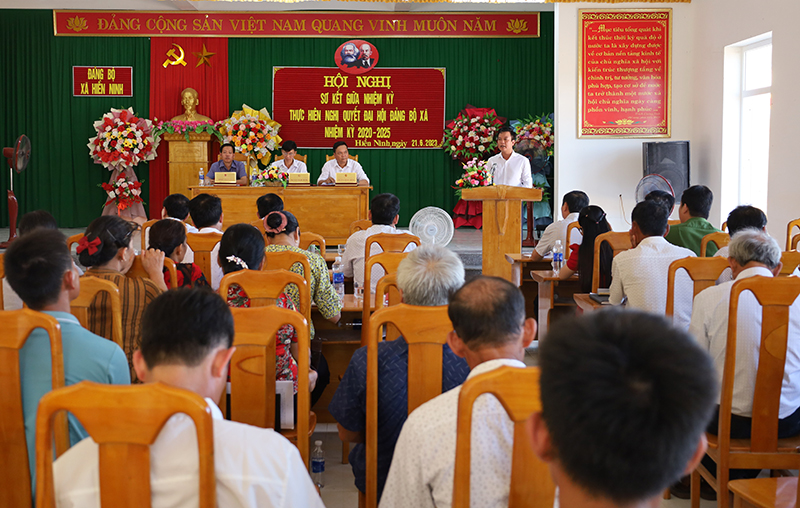 Toàn cảnh hội nghị.