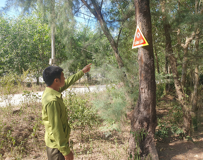 Bảng biển tuyên truyền được lắp đặt ở những vùng trọng điểm nhằm nâng cao ý thức cho người dân trong công tác PCCCR.