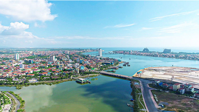 TP. Đồng Hới, một trong 3 trung tâm đô thị của tỉnh đang thu hút nhiều nhà đầu tư, doanh nghiệp.
