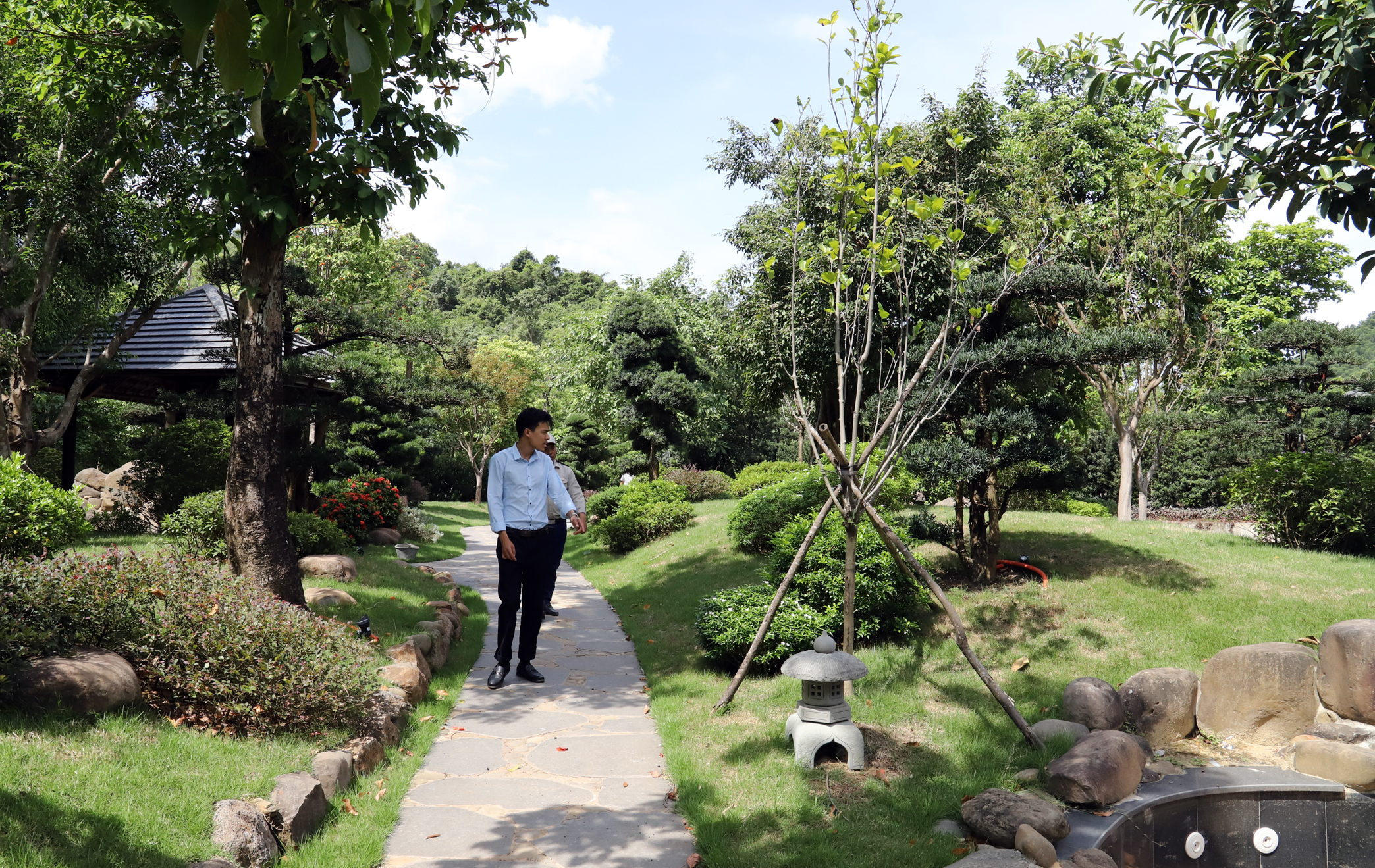 Sơn thủy hữu tình của các Onsen ở Khu du lịch nghỉ dưỡng và phục hồi chức năng suối nước nóng Bang.