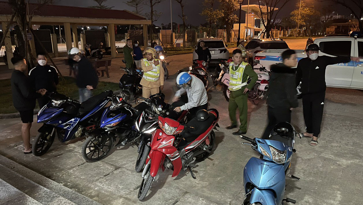 Lực lượng chức năng xử lý người và phương tiện vi phạm quy định của Luật Giao thông đường bộ