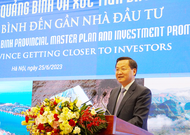 Phó Thủ tướng Chính phủ Lê Minh Khái phát biểu chỉ đạo tại hội nghị.