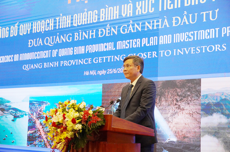 Đồng chí Chủ tịch UBND tỉnh Trần Thắng phát biểu khai mạc hội nghị.