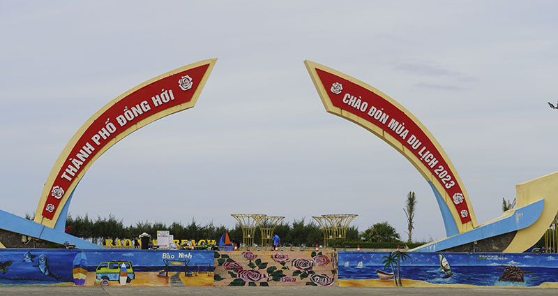 Quảng trường biển Bảo Ninh là điểm xuất phát và về đích của các vận động viên