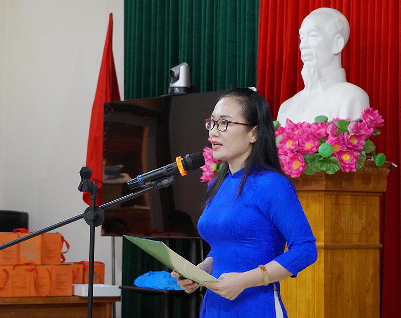 Chủ tịch Hội LHPN huyện Bố Trạch Nguyễn Thị Trí Hạnh phát biểu tại buổi giao lưu.