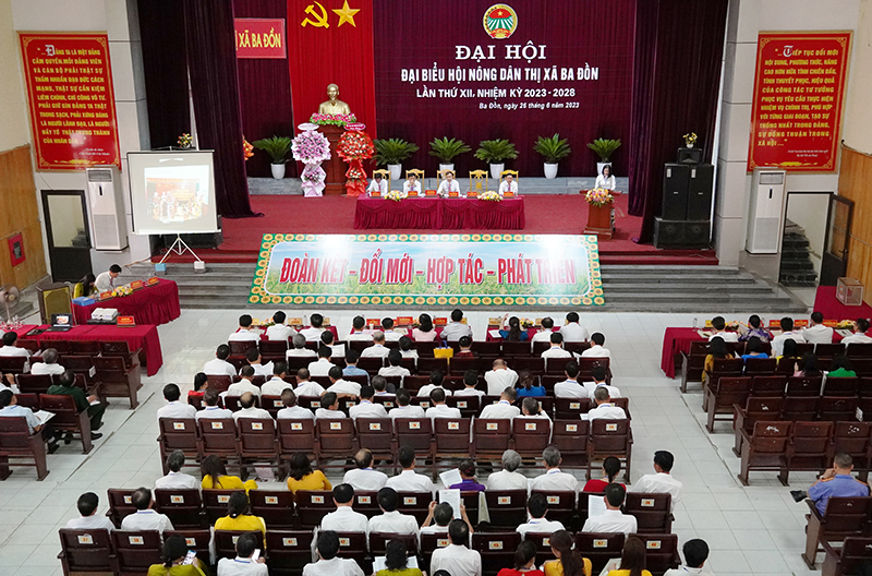 Đại hội với sự tham dự của 157 đại biểu tiêu biểu đại diện cho hơn 20.000 hội viên nông dân toàn thị xã.
