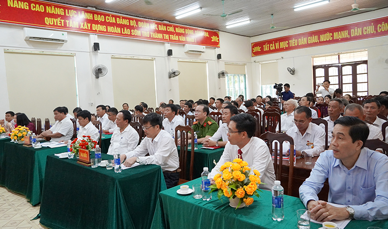 Các đại biểu tham dự hội nghị.