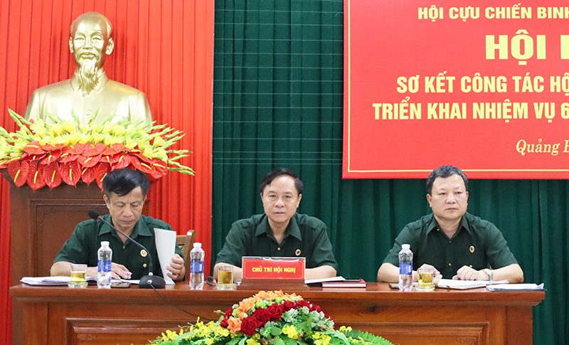 Các đồng chí Thường trực Hội CCB tỉnh chủ trì hội nghị.