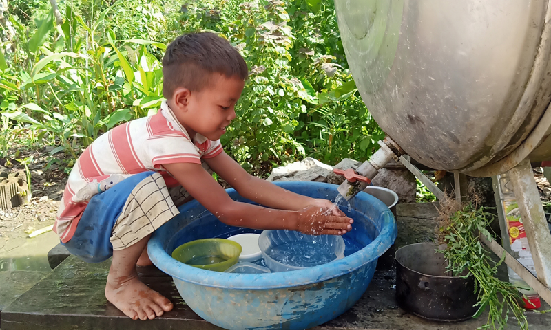 Sử dụng hợp lý góp phần bảo đảm cung cấp nước trong thời điểm nắng nóng kéo dài.