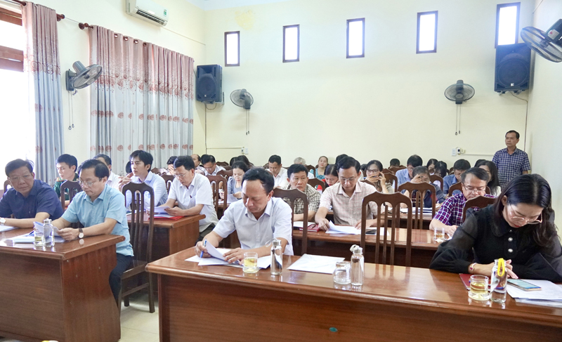 Các đại biểu dự hội nghị.