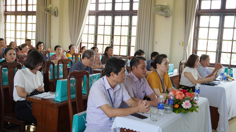 Các đại biểu tham dự hội thảo  