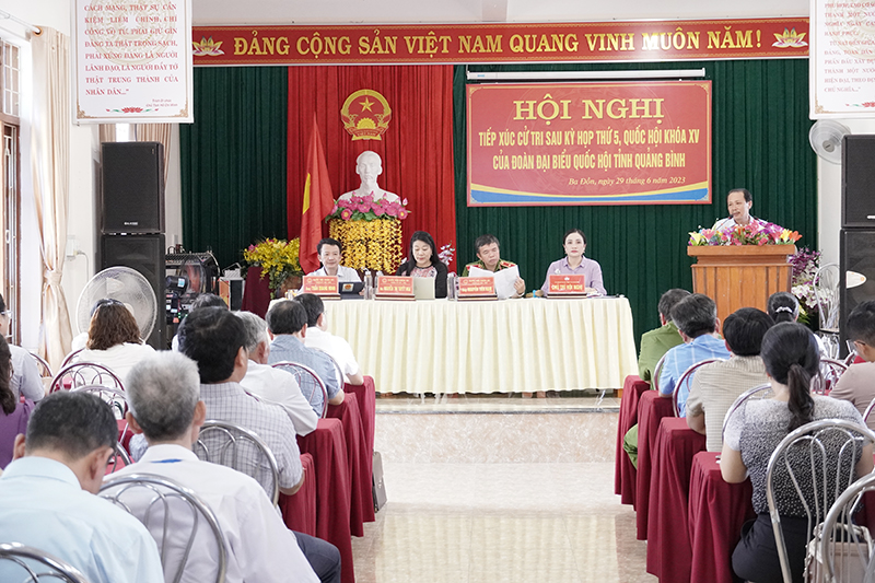 Đoàn ĐBQH tỉnh tiếp xúc với cử tri TX. Ba Đồn tại phường Ba Đồn sau kỳ họp thứ 5, Quốc hội khóa XV. 