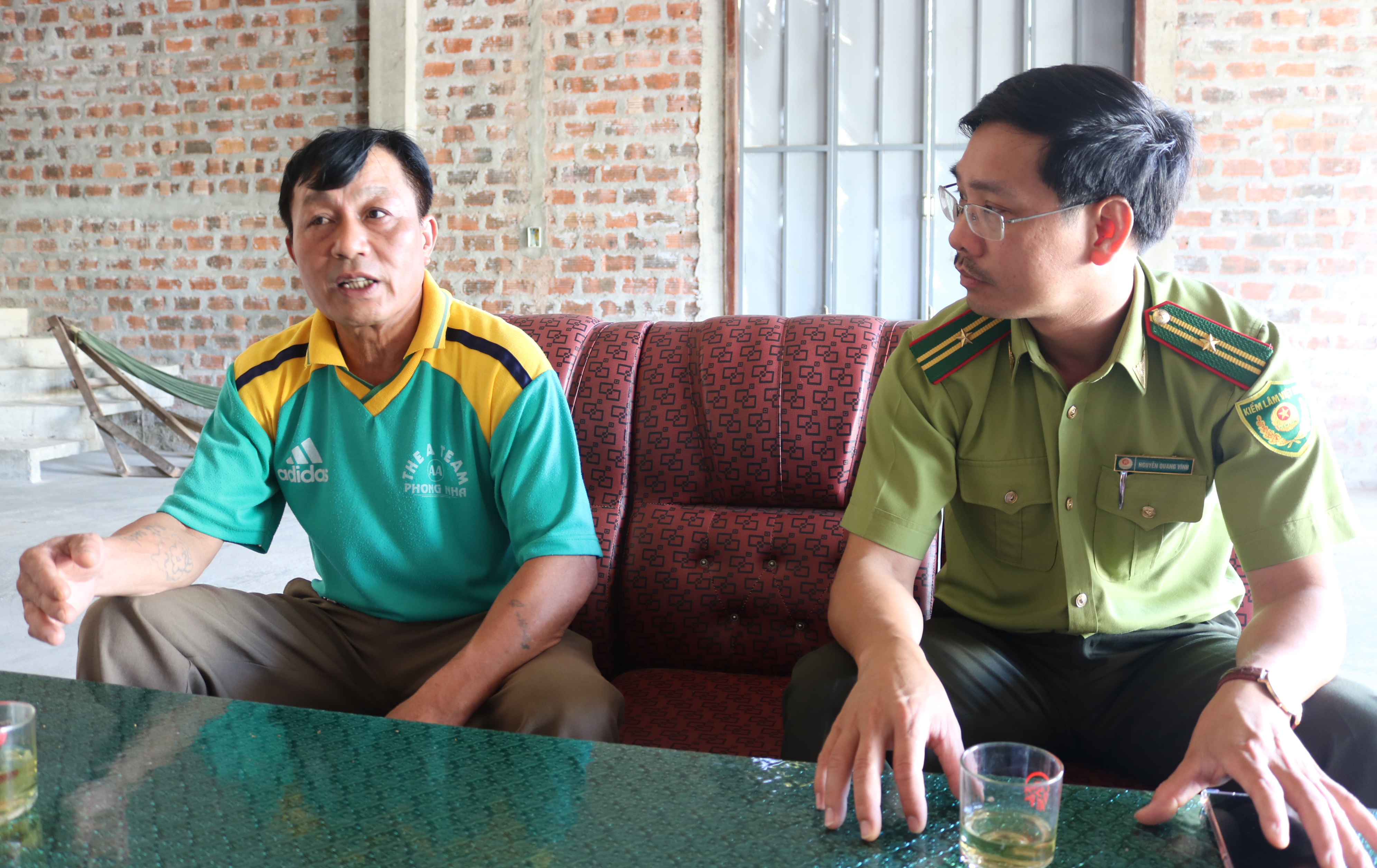 Hoàn “bò tót” kể về những kỷ niệm dẫn các đoàn nghiên cứu khám phá rừng Phong Nha-Kẻ Bàng.