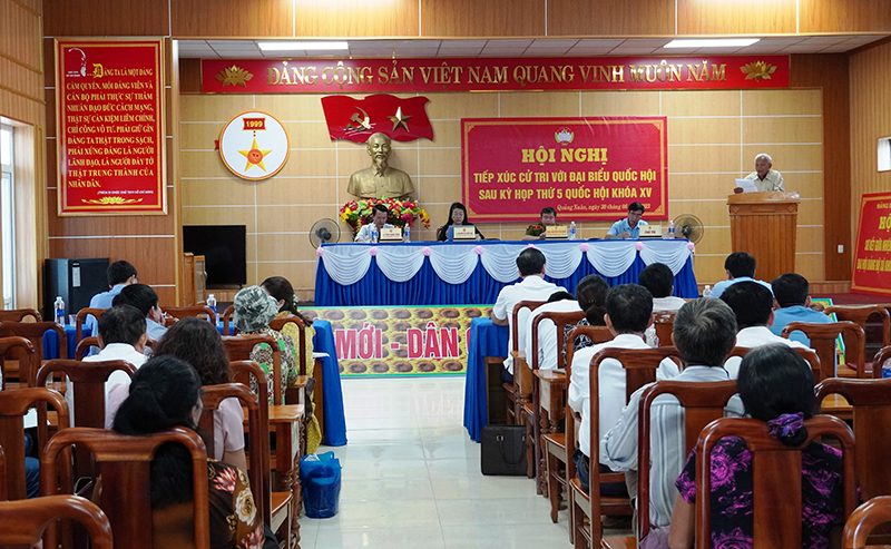 Đoàn ĐBQH tỉnh tiếp xúc với cử tri huyện Quảng Trạch tại xã Quảng Xuân sau kỳ họp thứ 5, Quốc hội khóa XV. 