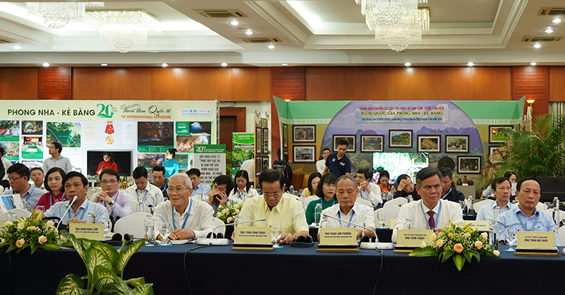 Các đại biểu tham dự hội thảo.