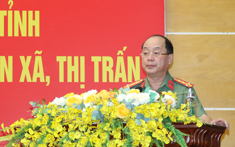 Đại tá Nguyễn Hữu Hợp, Giám đốc Công an tỉnh phát biểu chỉ đạo tại buổi lễ.