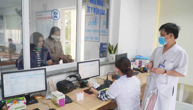 Việc triển khai thí điểm KCB BHYT bằng CCCD tích hợp xác thực sinh trắc giảm thiểu tối đa thời gian, các loại giấy tờ cho người dân khi làm thủ tục đăng ký vào KCB.   