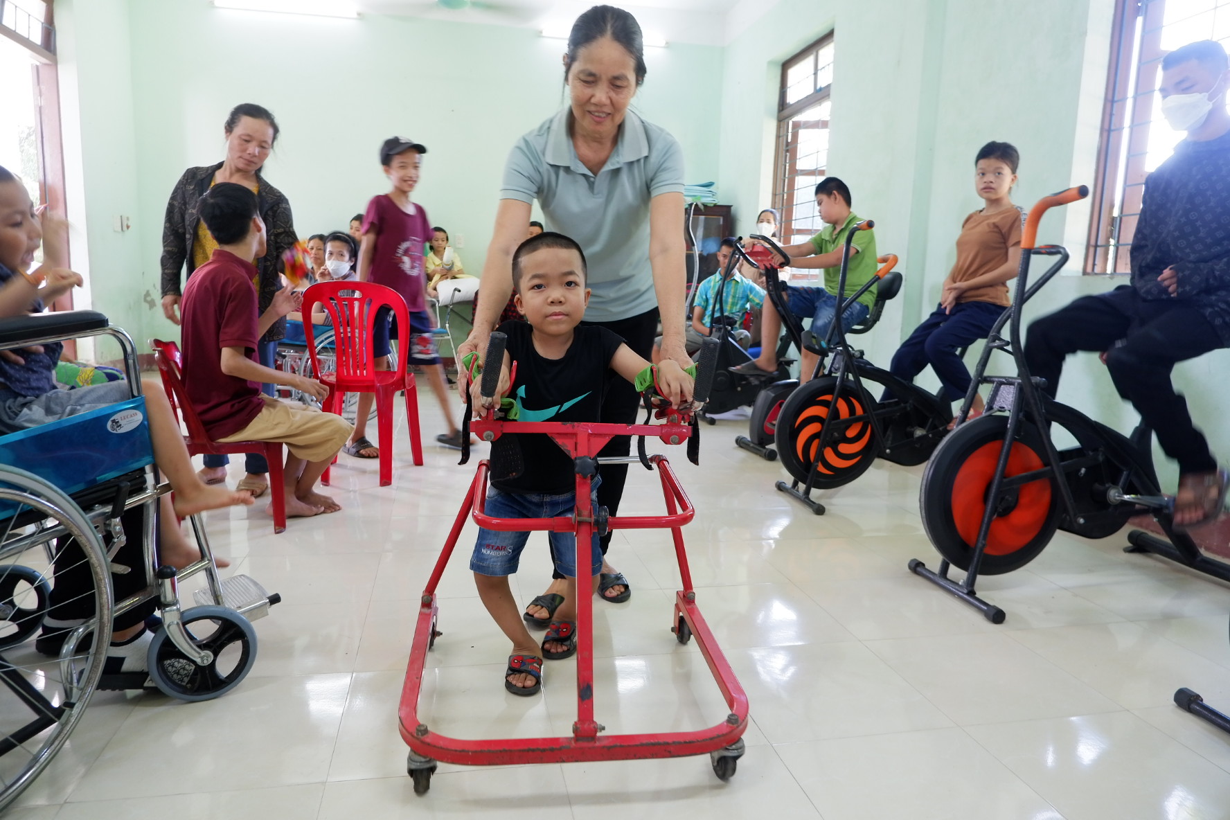 Gác việc nhà, vội vàng việc nghĩa