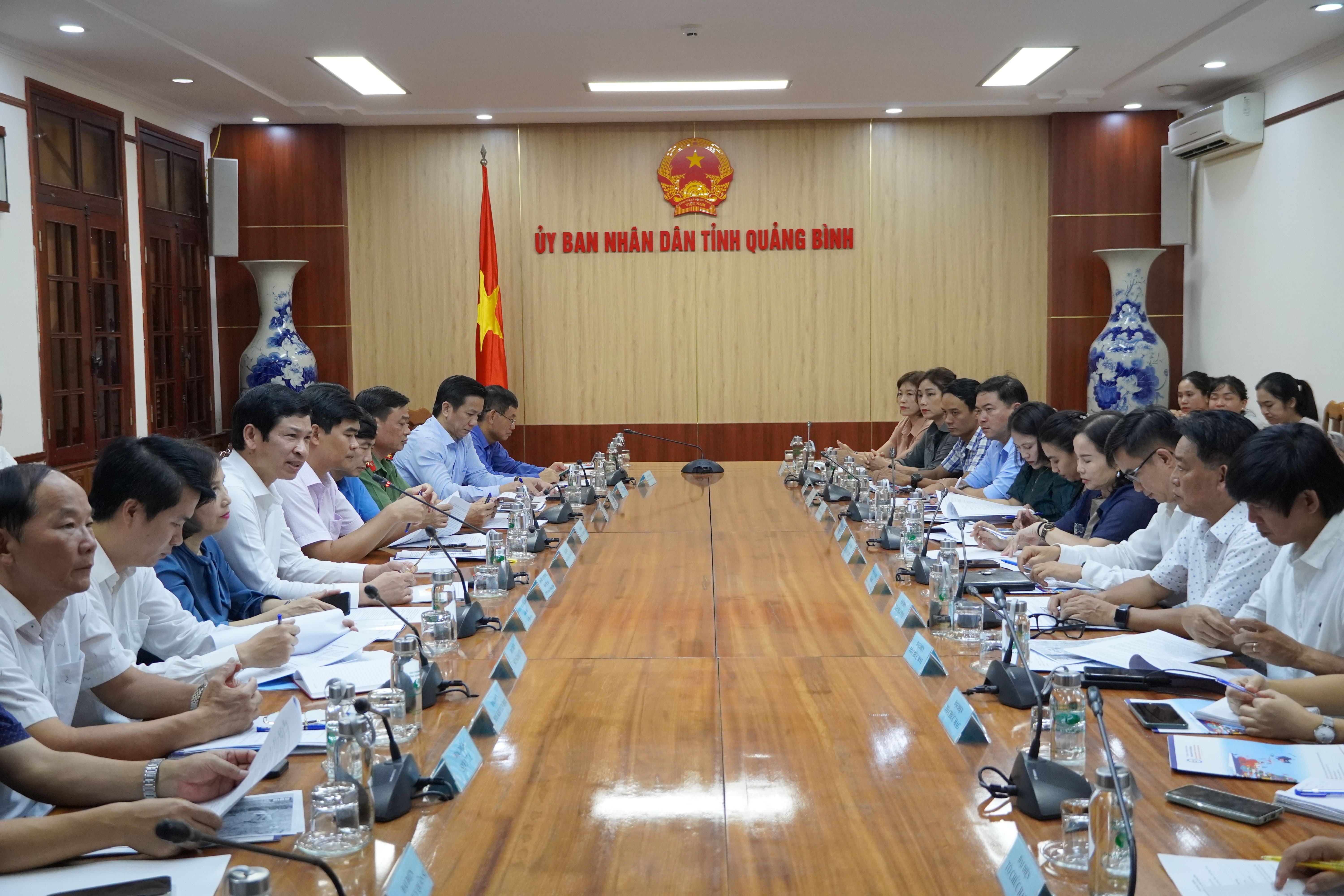 UBND tỉnh làm việc với Đoàn các tổ chức phi chính phủ nước ngoài khu vực miền Trung-Tây Nguyên