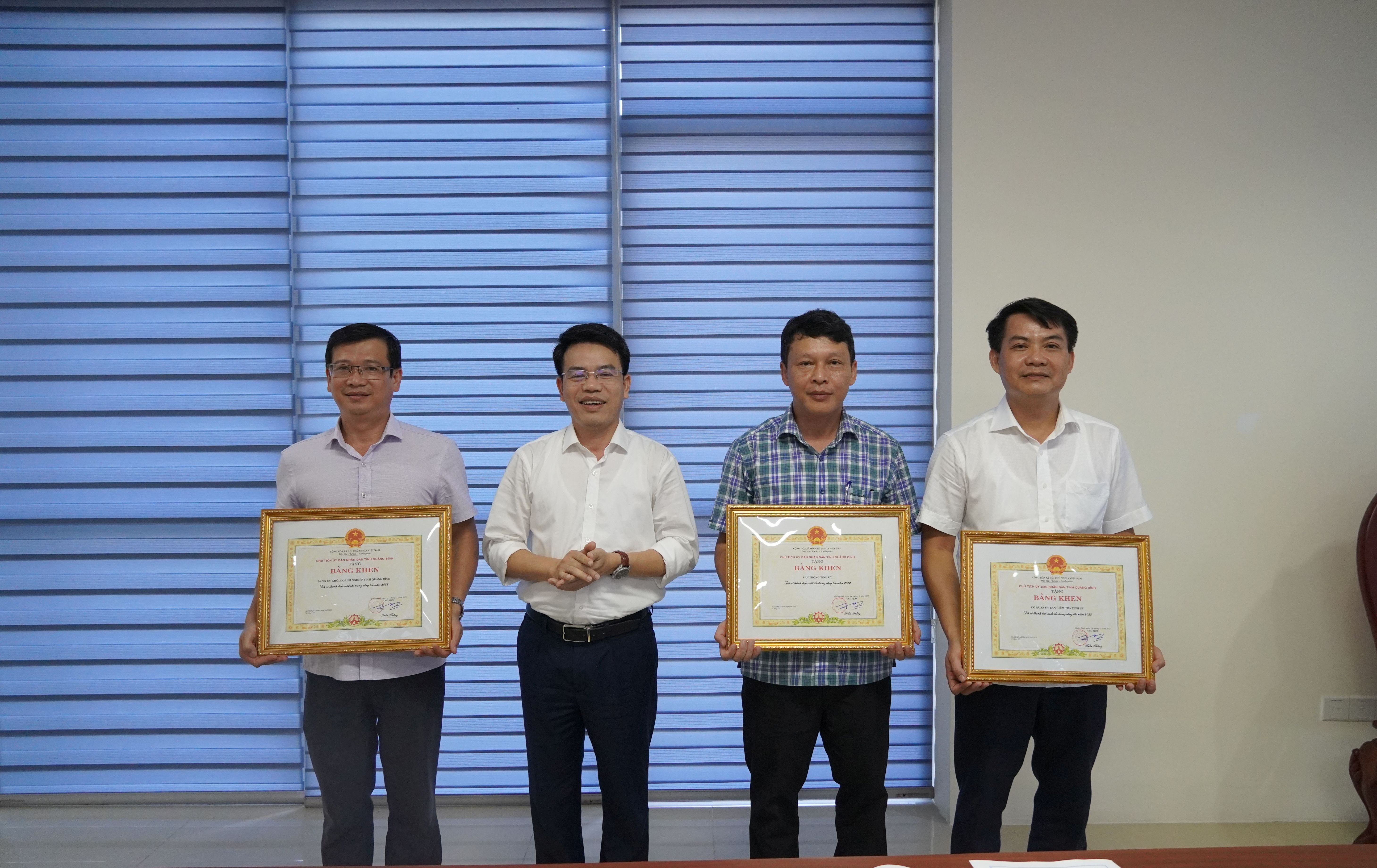 Khối thi đua các ban Đảng tỉnh: Thực hiện hiệu quả các phong trào thi đua
