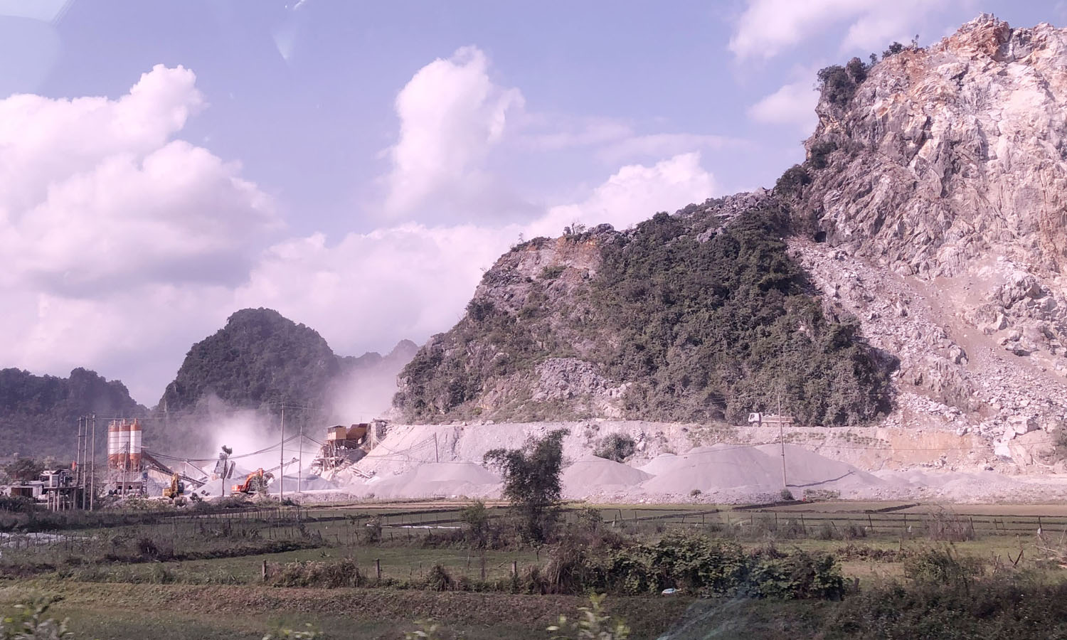 Quảng Bình hiện có 95 mỏ khoáng sản đang khai thác