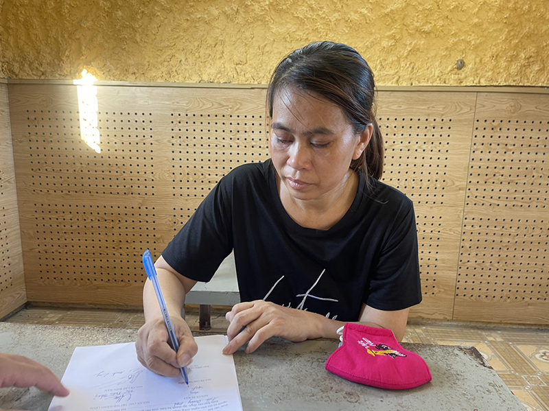 Đối tượng Nguyễn Thị Thúy tại cơ quan điều tra.