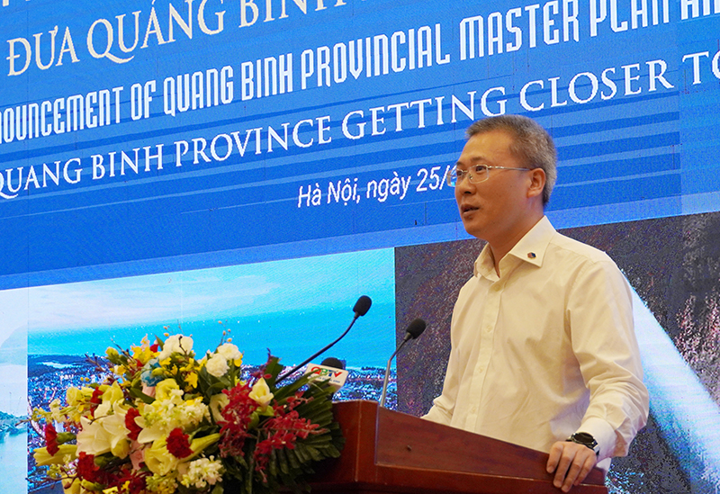 Ông Lê Quỳnh Mai, Phó Chủ tịch HĐQT Công ty CP Tập đoàn Đèo Cả tham luận tại hội nghị.